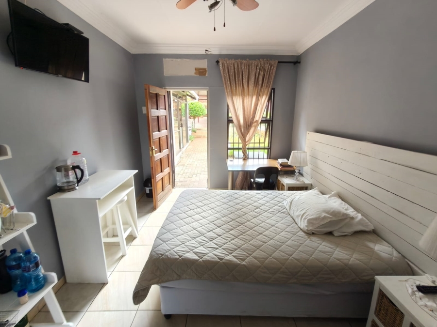 7 Bedroom Property for Sale in Safari Gardens North West